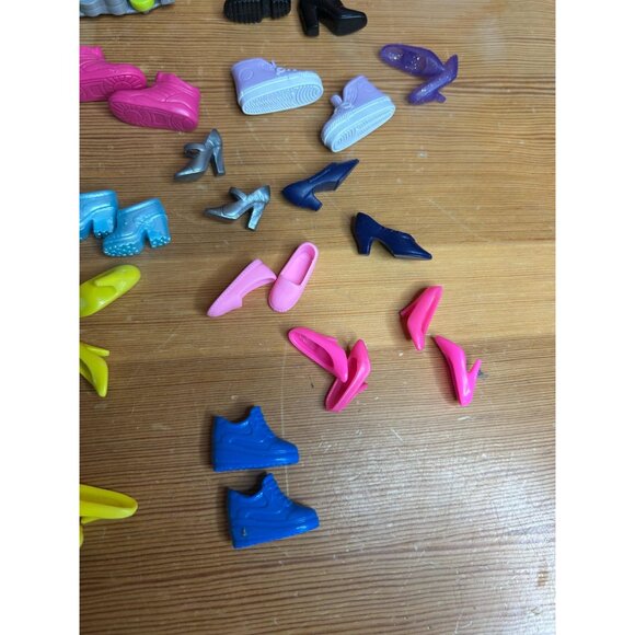 Vintage Y2K Barbie 90s roller skates shoes high heels shoes lot slippers - Picture 4 of 5